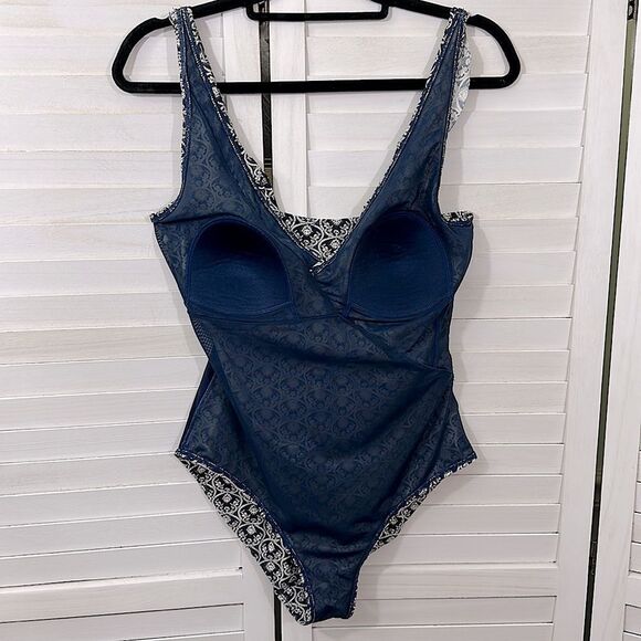 Nip Tuck Size 8 One Piece Swimsuit Blue & White Ruffle - Picture 10 of 16